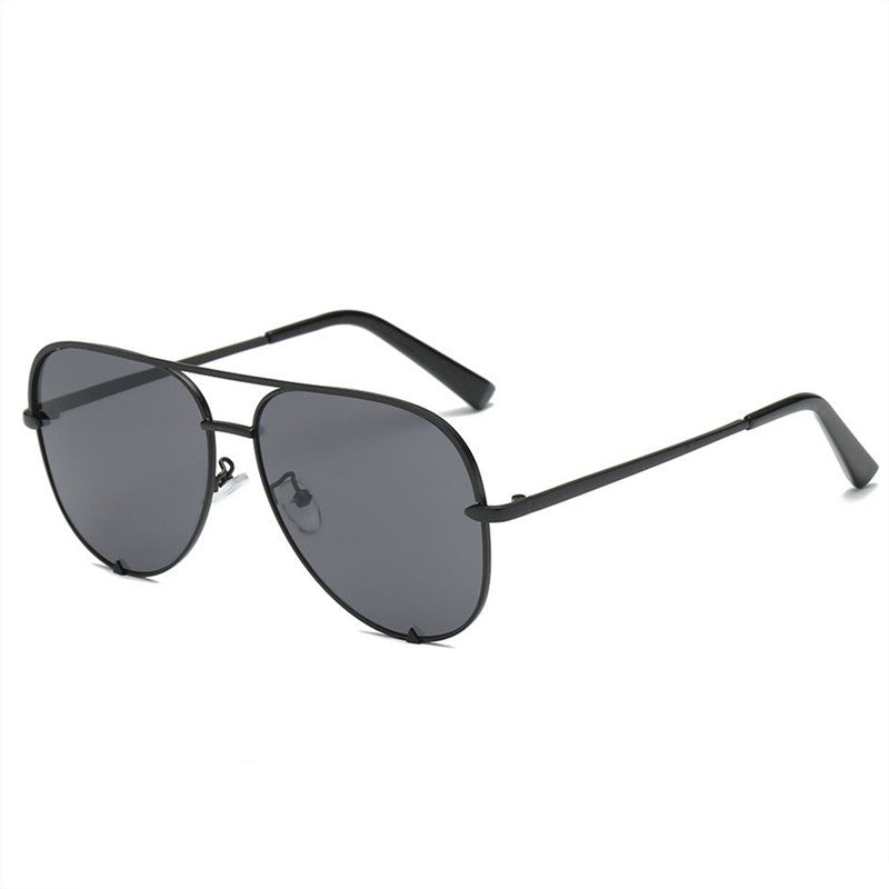 Oversized aviator glasses with black frame and smoky gray lenses