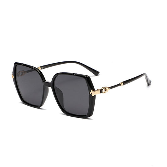 Square Muse 70s — Oversize Square Sunglasses